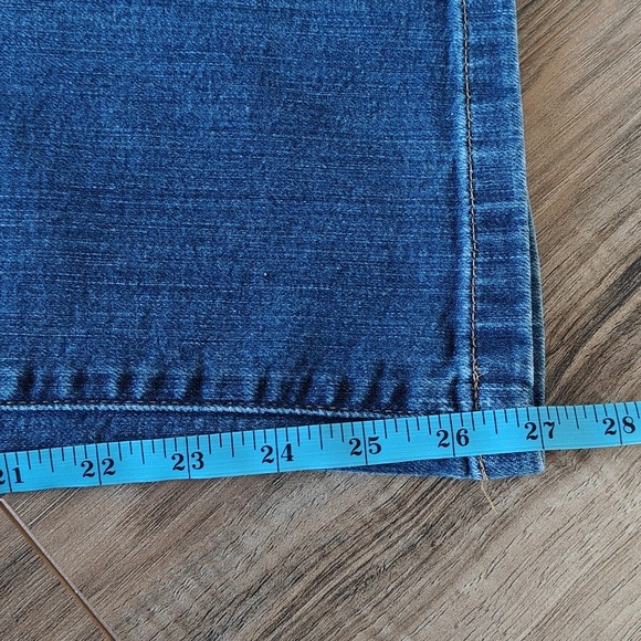 EUC L.L. Bean Petite Jeans - Picture 5 of 5